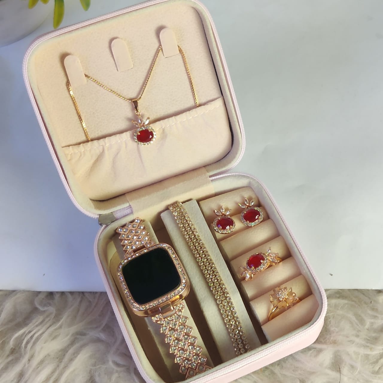 Artificial Jewelry Gift for females
